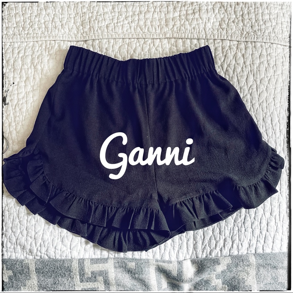 Ganni Ruffled Shorts - sz 36